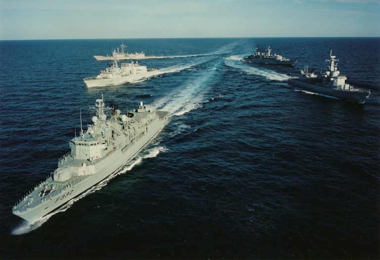 Navy War ship USS Simpson sails with the NATO Fleet on a multi-year joint naval blockade against shipments to former Yugoslavia. (Image credit: U.S. Navy)